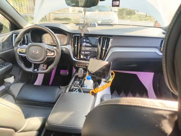 [上海·沪A] 二手沃尔沃沃尔沃S60插电式混动2022款 T8 E驱混动 四驱智雅运动版