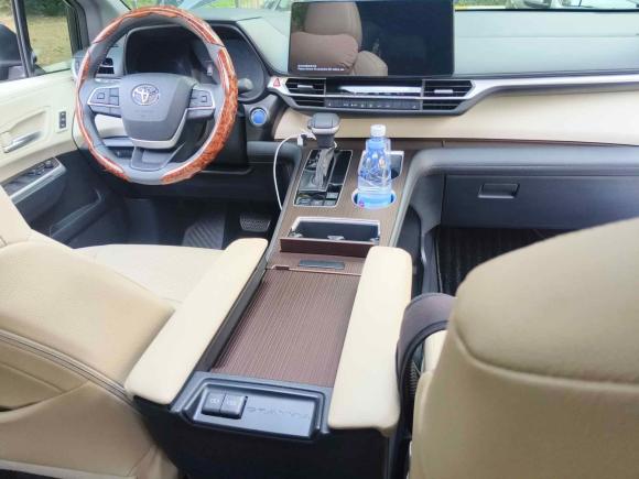 [南京·苏A] 二手丰田格瑞维亚2023款 2.5L混动 尊贵PLUS版