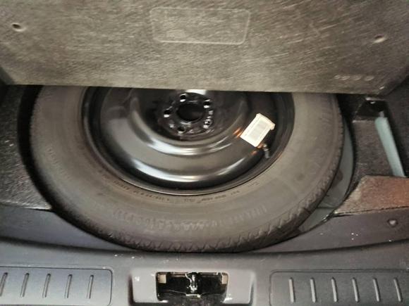 [苏州·苏E] 二手路虎揽胜极光2014款 2.0T 5门耀享版