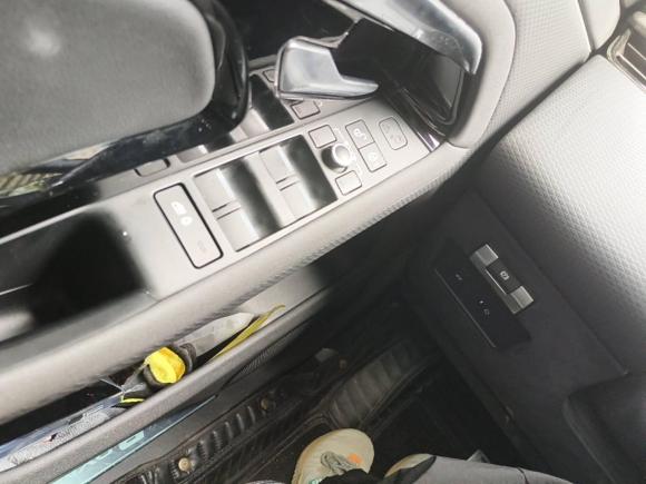 [金华·浙G] 二手路虎揽胜极光2020款 249PS R-DYNAMIC S 曜黑运动版