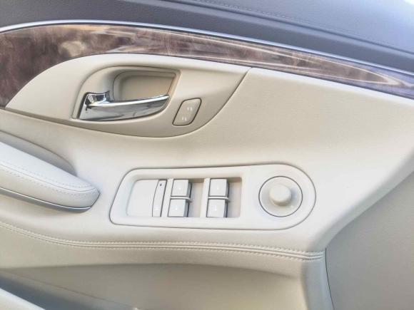 [上海·沪F] 二手别克君越2013款 2.4L SIDI领先舒适型