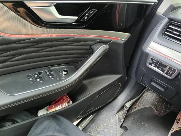 [广州·鲁L] 二手红旗红旗HS52022款 2.0T 智联旗享版