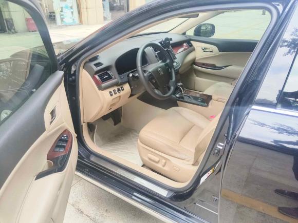 [广州·粤J] 二手丰田皇冠2010款 2.5L Royal 真皮天窗版