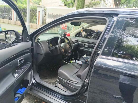 [上海·鄂E] 二手三菱欧蓝德2018款 2.0L 两驱荣耀版 5座