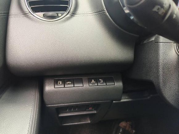 [武汉·鄂W] 二手标致标致30082015款 2.0L 自动潮流版