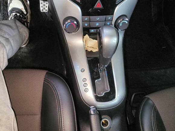 [上海·苏F] 二手雪佛兰科鲁兹2013款 掀背 1.6L 自动豪华型