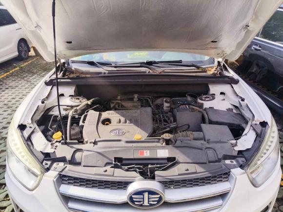 [上海·沪E] 二手奔腾奔腾X802015款 2.0L 自动豪华型