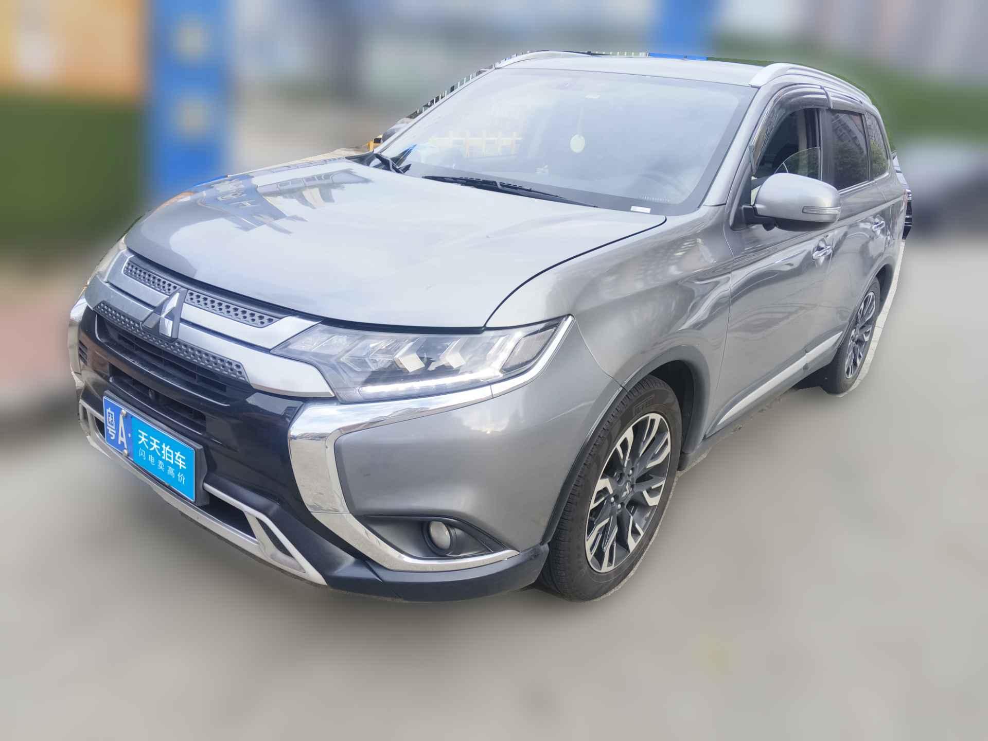 [佛山·粤A] 三菱欧蓝德2019款 2.4L 四驱致享版 5座 国V