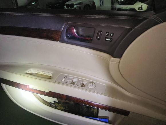 [深圳·粤B] 二手凯迪拉克SLS赛威2011款 2.0T 精英型