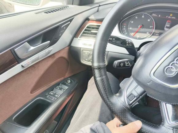 [上海·沪A] 二手奥迪奥迪A82011款 A8L 3.0 TFSI quattro豪华型(213kW)