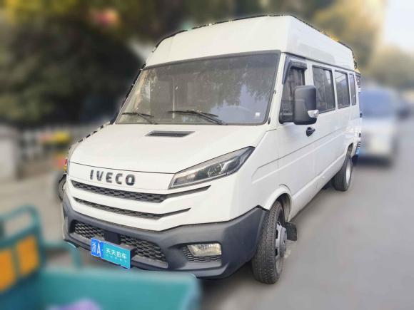 依維柯依維柯得意2023款 2.5T A37M1長(zhǎng)軸中頂雙胎手動(dòng)門5-9座「杭州二手車」「天天拍車」