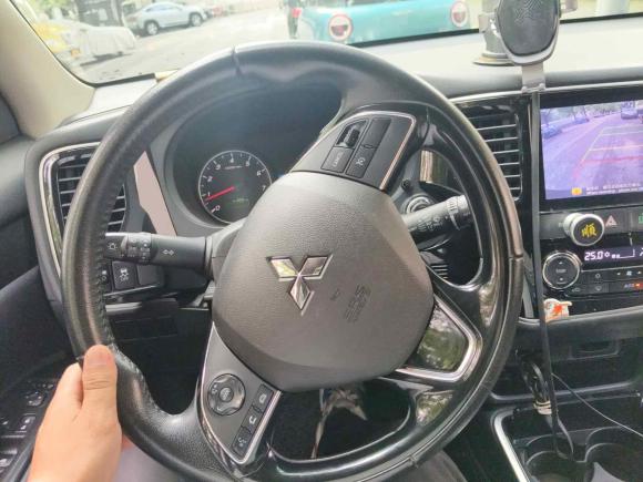 [上海·鄂E] 二手三菱欧蓝德2018款 2.0L 两驱荣耀版 5座