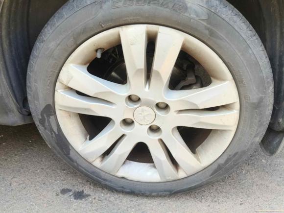 [南昌·赣M] 二手标致标致30082013款 2.0L 自动潮流版