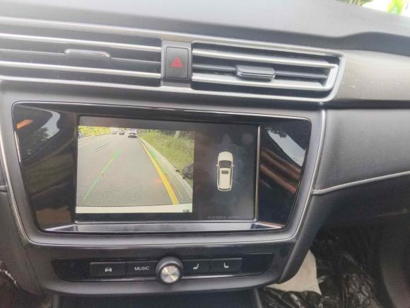 [深圳·粤B] 二手荣威荣威Ei52018款 互联网旗舰版