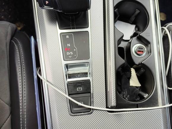 [上海·沪F] 二手奥迪奥迪A6L2021款 40 TFSI 豪华动感型