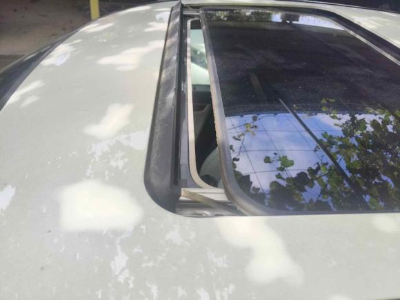 [南昌·赣A] 二手奔驰奔驰C级2011款 C 200 CGI 时尚型