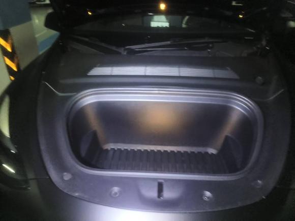 [上海·沪A] 二手特斯拉Model Y2022款 改款 后轮驱动版