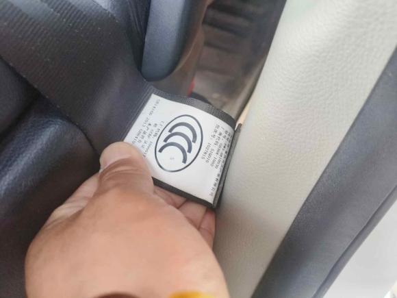 [西安·陕D] 二手东风风行风行S5002016款 1.5L 手动尊享型