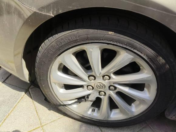 [青岛·鲁B] 二手别克君越2013款 2.4L SIDI豪华舒适型