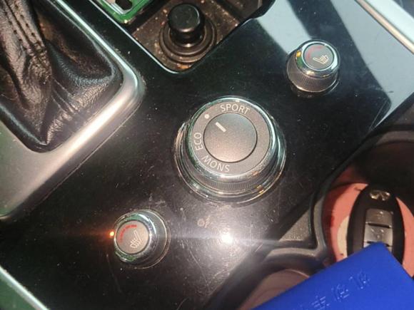 [上海·沪B] 二手英菲尼迪英菲尼迪Q702015款 Q70L 2.5L 精英版