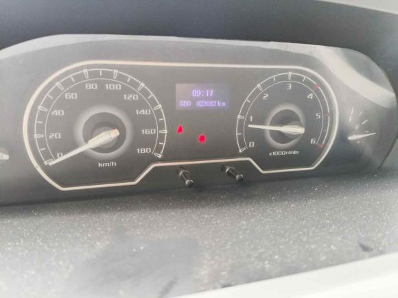 [宁波·浙B] 二手上汽大通MAXUS新途V802019款 2.5T经典款6挡手动傲运通改款短轴中顶5/6座