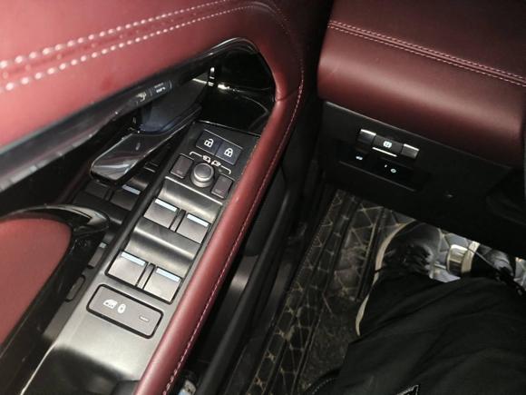 [杭州·浙A] 二手路虎揽胜极光2021款 极光L 249PS R-Dynamic First edition 首发版