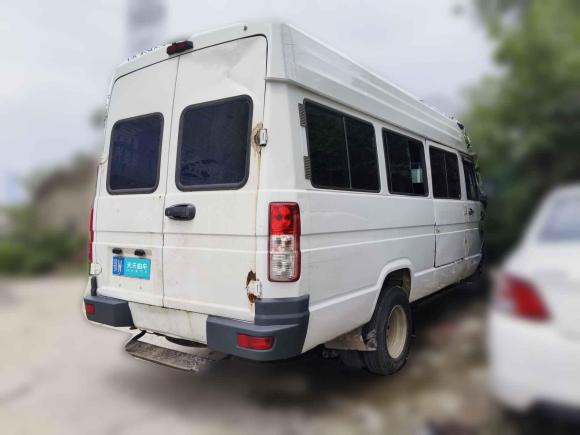 [武汉·鄂W] 二手依维柯依维柯得意2017款 2.5T A40客车7座47Z5