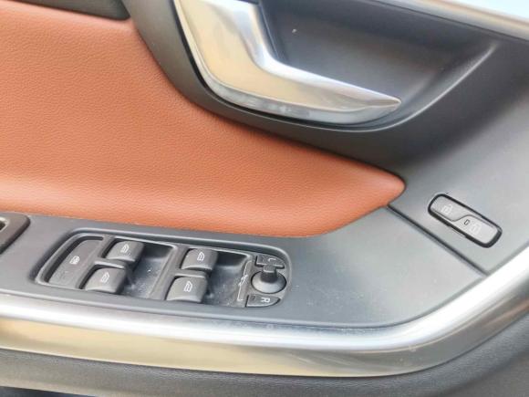 [武汉·鄂A] 二手沃尔沃沃尔沃S602015款 S60L T5 智驭版