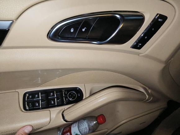 [广州·粤M] 二手保时捷Cayenne2011款 Cayenne 3.0T