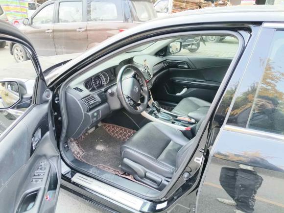 [成都·川A] 二手本田雅阁2016款 2.0L 精英版