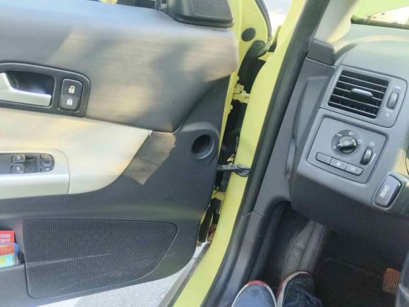 [上海·蒙A] 二手沃尔沃沃尔沃C302012款 2.0L Aktiv 炫动套装版