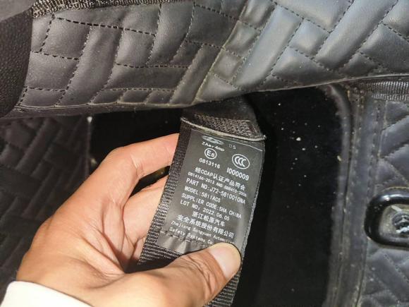 [深圳·粤B] 二手奇瑞新能源小蚂蚁2022款 改款 甜粉款 半糖版 三元锂 30.6kWh 30kW 301km