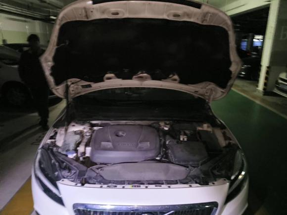 [武汉·鄂A] 二手沃尔沃沃尔沃V402017款 T3 智雅版