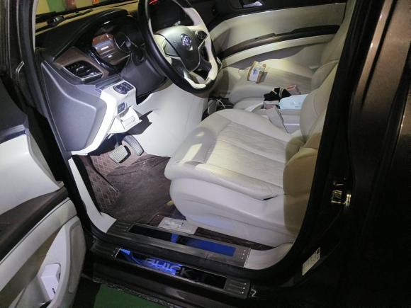 [青岛·鲁U] 二手别克别克GL82023款 陆上公务舱 舒适型