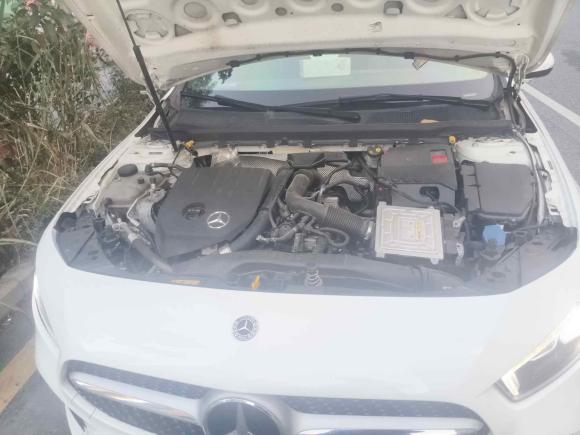 [深圳·粤B] 二手奔驰奔驰A级2020款 改款 A 200 L 运动轿车动感型