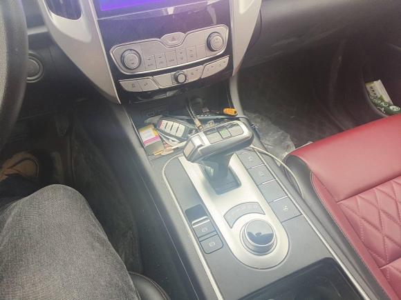 [南通·苏M] 二手长城炮2021款 2.0T乘用全球版自动柴油四驱舒适型标箱拖挂版GW4D20M