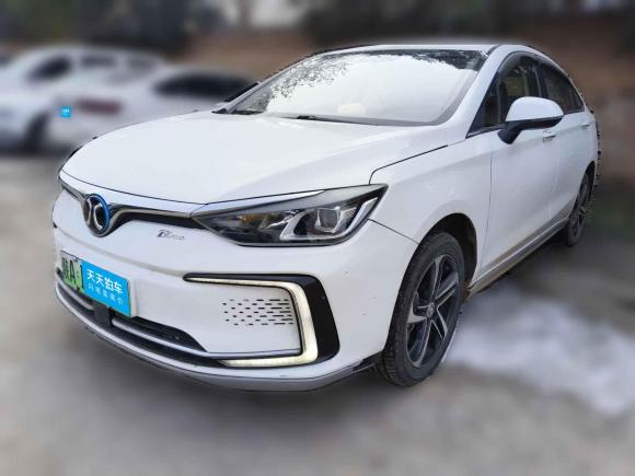 北京汽车北京EU52018款 R500 智风版「西安二手车」「天天拍车」