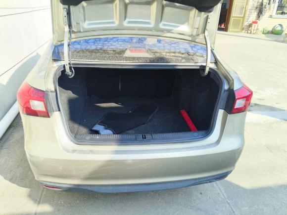 [南通·苏U] 二手荣威荣威3602015款 1.5L 手动豪华版