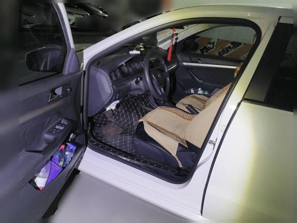 [成都·川A] 二手大众朗逸2015款 1.6L 自动风尚版