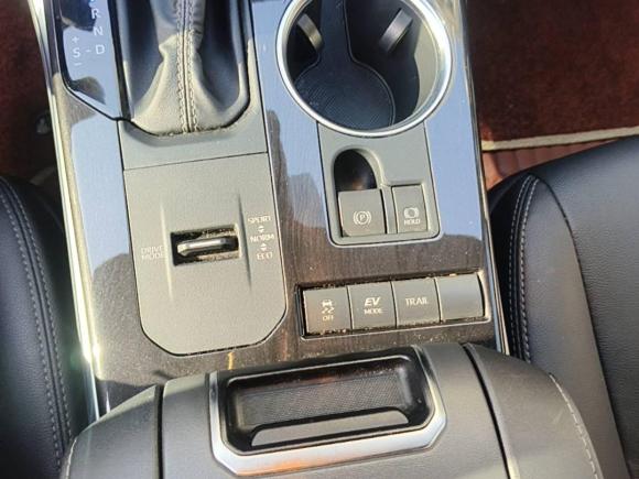 [青岛·鲁U] 二手丰田皇冠陆放2021款 2.5L HEV四驱豪华版