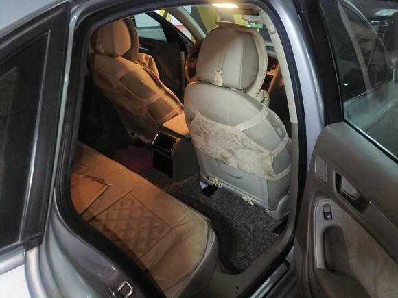 [杭州·浙A] 二手奥迪奥迪A4L2010款 2.0 TFSI 标准型