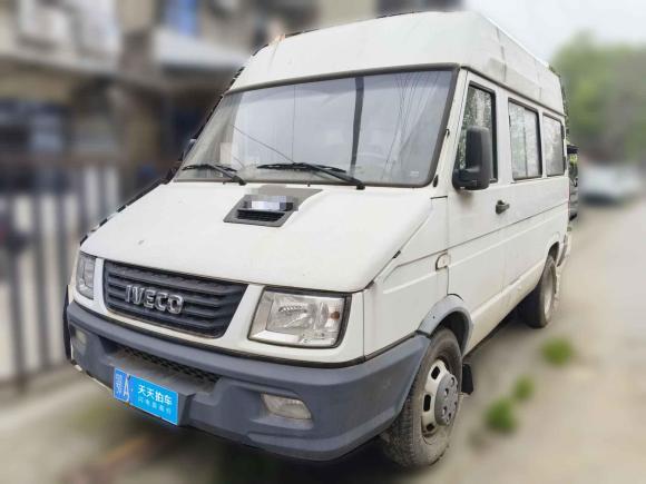 依维柯依维柯得意2020款 2.5T A35客车双胎中顶5-9座国VI「武汉二手车」「天天拍车」