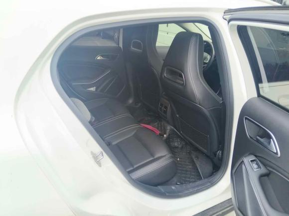 [上海·沪B] 二手奔驰奔驰GLA2019款 GLA 200 动感型