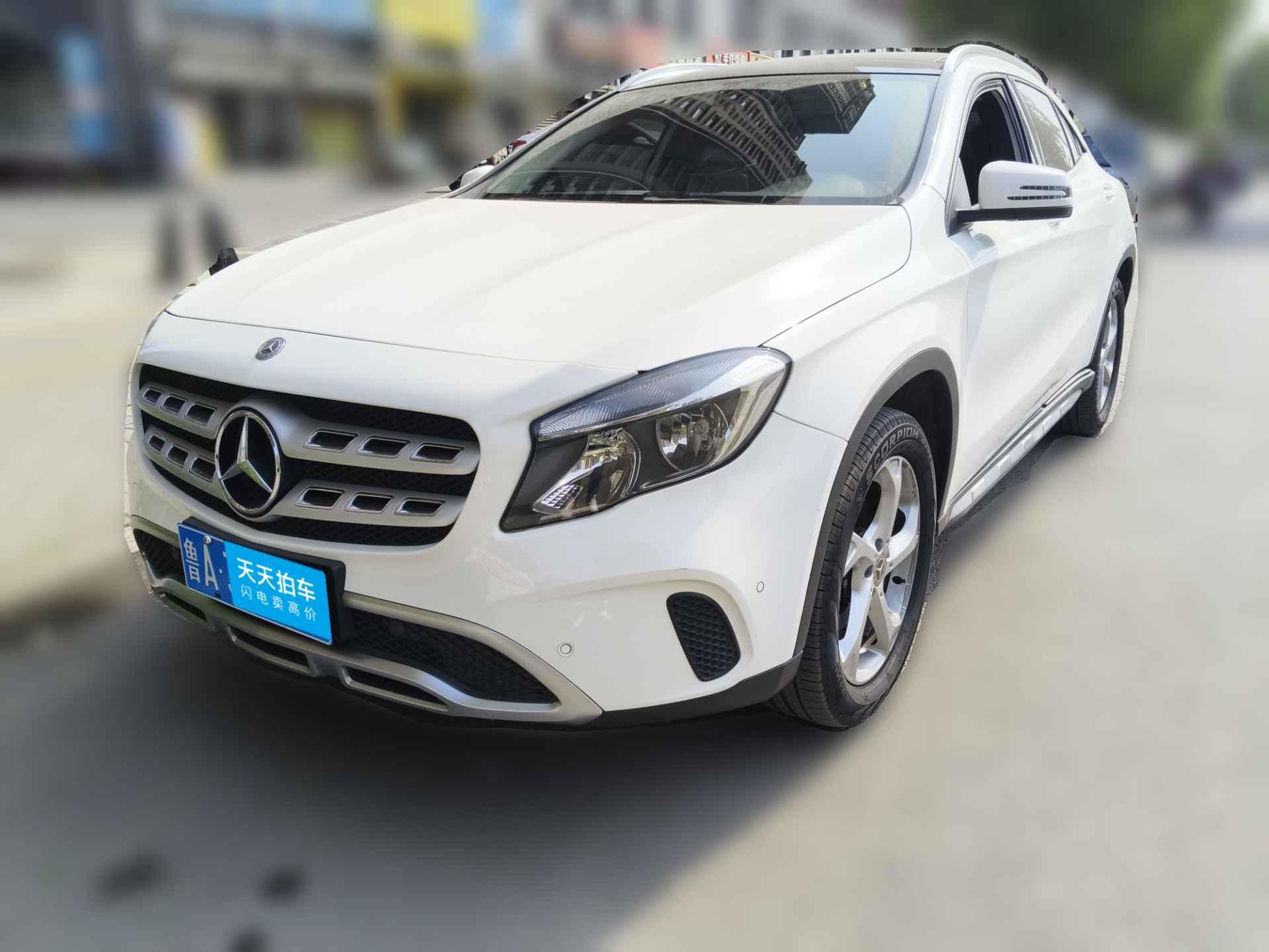 [济南·鲁A] 奔驰奔驰GLA2017款 GLA 200 动感型