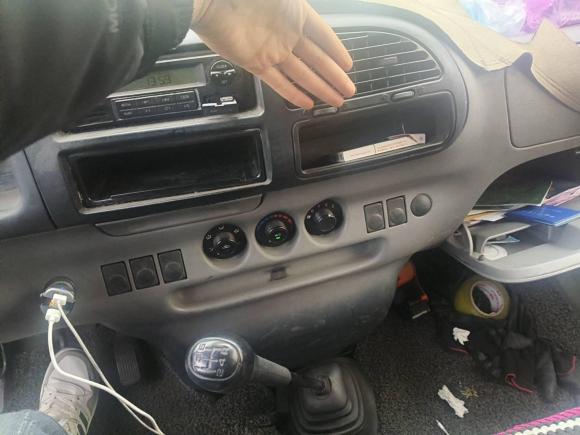 [义乌·浙G] 二手福特经典全顺2016款 2.8T柴油短轴6座中顶多功能车JX493ZLQ4