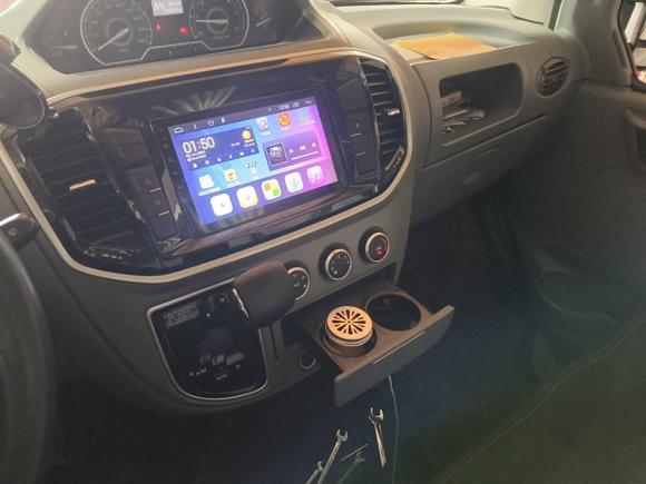 [南京·苏A] 二手上汽大通MAXUS新途V802019款 2.5T经典款AMT傲运通改款短轴中顶5/6座