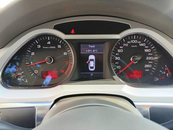 [上海·沪J] 二手奥迪奥迪A6L2010款 3.0 TFSI quattro 豪华型