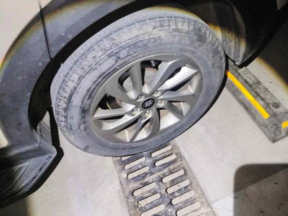 [南昌·赣M] 二手现代途胜2015款 1.6T 双离合两驱智能型