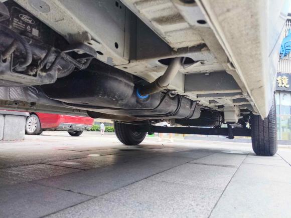 [苏州·苏U] 二手福特全顺2023款 2.0T柴油手动多功能商用车中轴低顶5/6座