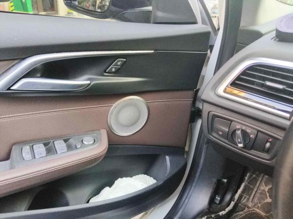 [上海·苏B] 二手宝马宝马1系2022款 120i M运动曜夜版